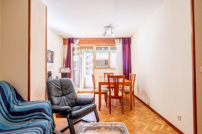 Foto c7f62bac-c6be-4d79-8800-a77441fe3e0d. Rent flat with heating in Romareda Zaragoza