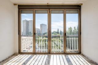 Appartement à Vía hispanidad 2. Luz, amplitud y ubicación privilegiada en plena avenida hispanid