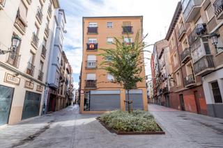 Pis  Calle agustina de aragón. Tu hogar urbano con encanto y luz natural en plena ciudad