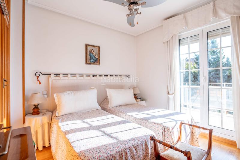 Foto 6181344f-647c-43c9-b651-76eb8e7d7e63. Casa a schiera con riscaldamento parcheggio piscina in Zaragoza