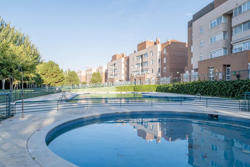 Foto 937b6286-c751-47ec-b062-575c510514e2. Casa a schiera con riscaldamento parcheggio piscina in Zaragoza