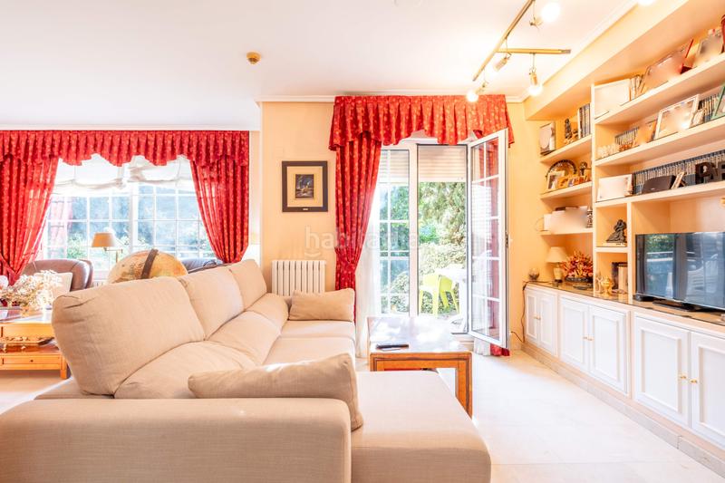 Foto ff4b9c00-fe13-4cf9-b0be-bef5ceee3f35. Casa a schiera con riscaldamento parcheggio piscina in Zaragoza