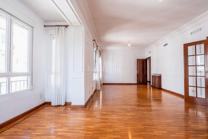 Foto 6632af03-c1e7-446e-bd59-351ae776fa6f. Pis a paseo constitucion 31 a Paseo Independencia Zaragoza