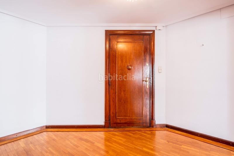 Foto f37de9e9-3e4c-4127-9951-1b23b0fa2cce. Pis a paseo constitucion 31 a Paseo Independencia Zaragoza