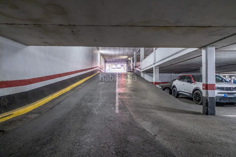 Foto 5a3d28e7-7f6b-42ea-a2c9-3dfebbf9cd15. Parking voiture dans urbanizacion parque roma 17 dans Zaragoza