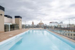 Location Appartement  Calle calle benjamín jarnes, 4. Estrena piso con piscina en pleno paseo maría agustín!