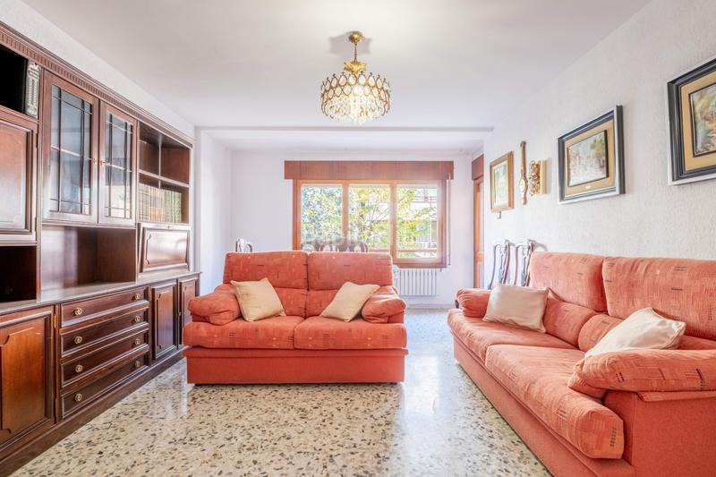 Foto 331d875f-ede0-4aa6-9da1-28ee4f1a57be. Appartement dans calle la pampa 5 dans Valdefierro Zaragoza