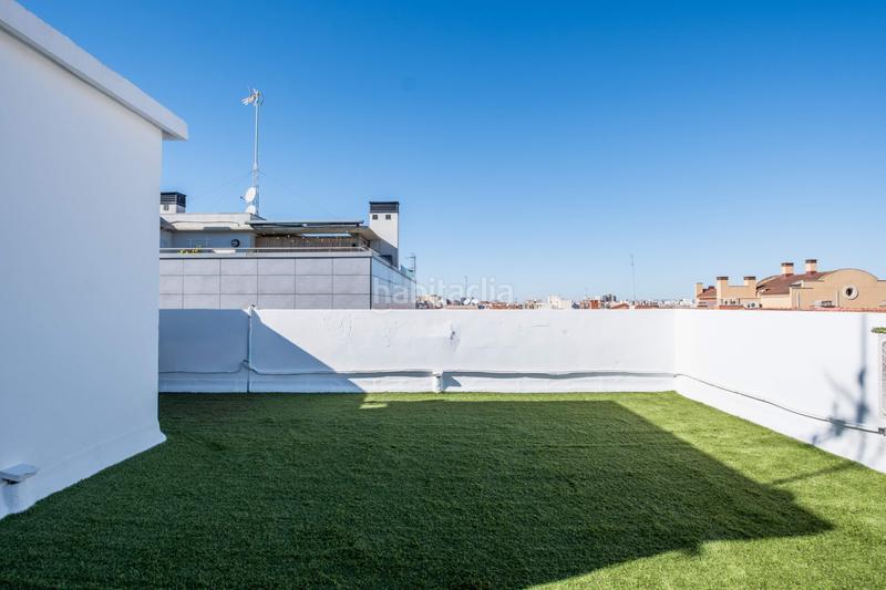 Foto 54a7baaf-ae84-4c16-bc5c-9305149bcd53. Ático en calle maestro estremiana 46 luz, calma y una terraza espectacular en Ruiseñores en Zaragoza