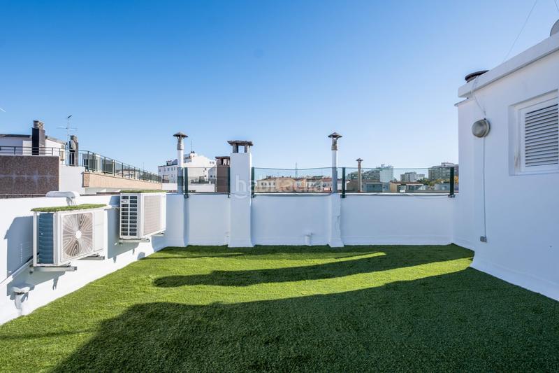Foto b61335be-a198-4ba7-bd13-addf92e36b82. Ático en calle maestro estremiana 46 luz, calma y una terraza espectacular en Ruiseñores en Zaragoza