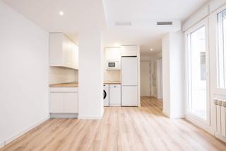 Miete Etagenwohnung  Calle gran via (ramon y cajal). Piso de alquiler en gran vía