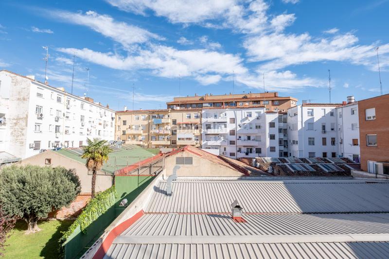 Foto 7c2edcec-e8d4-466f-b49b-1e2ecf005c7d. Pis a calle sol 7 a Las Fuentes Zaragoza