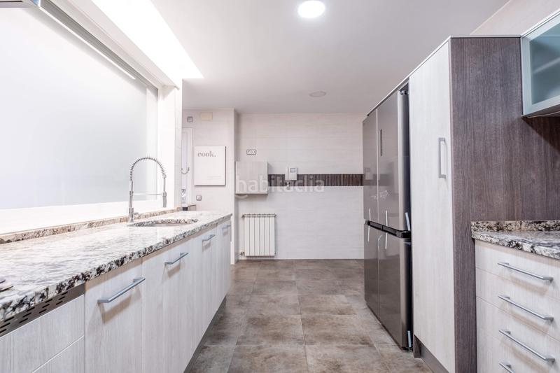 Foto 14c5d7f7-fcee-4bbe-a98d-345894b29b4a. Alquiler piso en plaza aragon 1 oportunidad única en plaza aragón 5 habitaciones mas garaje. en Zaragoza