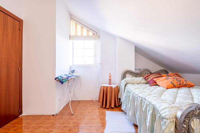 Foto 8e9fef01-4209-4db1-98fe-f8e58b43c122. Maison jumelée dans calle gaspar torrente 81 dans Santa Isabel Zaragoza