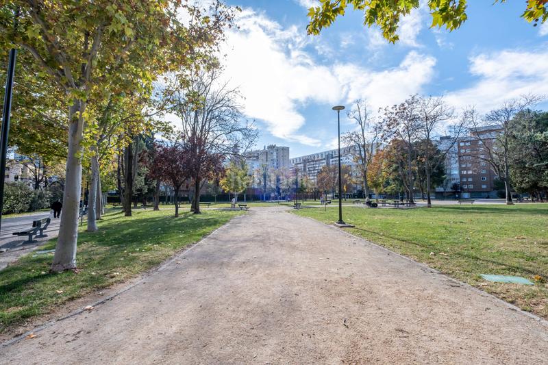 Foto 229e5e15-e956-48e6-9179-a77e377d5e97. Location appartement dans calle de juan pablo ii 5 dans Zaragoza