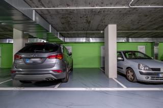 Location Parking voiture à Calle de ángela lópez jiménez 7. Se alquila plaza de garaje junto al edificio seminario