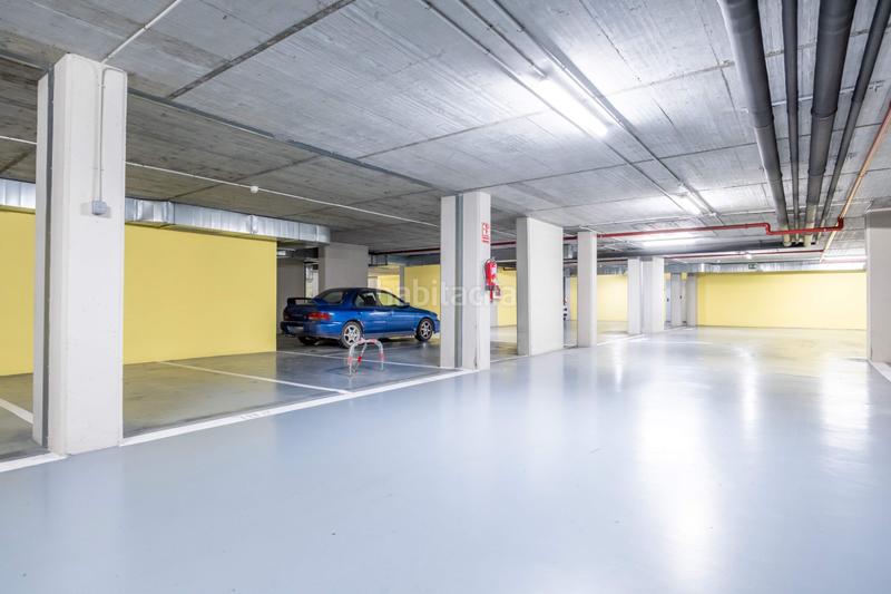 Foto 410d2f44-addb-4ea2-b04a-37ba80c72200. Alquiler parking coche en calle calle de ángela lópez jiménez se alquila garaje junto al edificio seminario en Zaragoza