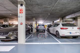 Miete Autoparkplatz in Calle calle de ángela lópez jiménez, 7 7. Se alquila garaje junto al edificio seminario