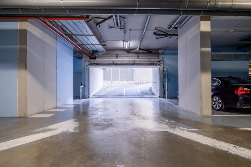 Foto 5937c79c-1833-45d0-a8aa-91887a91e95f. Alquiler parking coche en calle calle de ángela lópez jiménez se alquila garaje junto al edificio seminario en Zaragoza