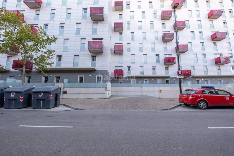 Foto 74a0471b-22c6-4eaa-957e-47ee75cc2a10. Alquiler parking coche en calle calle de ángela lópez jiménez se alquila garaje junto al edificio seminario en Zaragoza