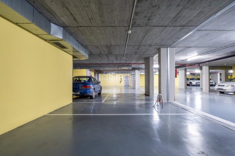Foto cb621f47-23b3-4b9d-b634-b95706e173ce. Alquiler parking coche en calle calle de ángela lópez jiménez se alquila garaje junto al edificio seminario en Zaragoza