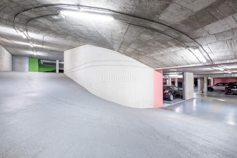 Foto eb20c18e-36b1-46db-9db5-42dced74b266. Alquiler parking coche en calle calle de ángela lópez jiménez se alquila garaje junto al edificio seminario en Zaragoza