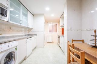 Location Appartement  Calle camon aznar, jose