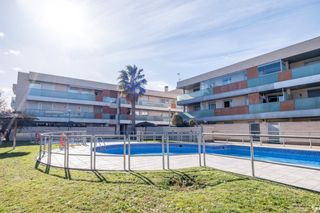 Etagenwohnung in Calle ramiro i 46. Piso en venta en cuarte de huerva 3 hab, 2 baños, gran terraza y