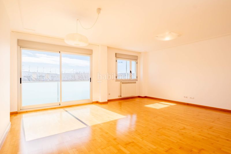 Foto c35c1377-c267-4b69-a1c3-8f6cbfde77a0. Pis a calle ramiro i 46 a Cuarte de Huerva