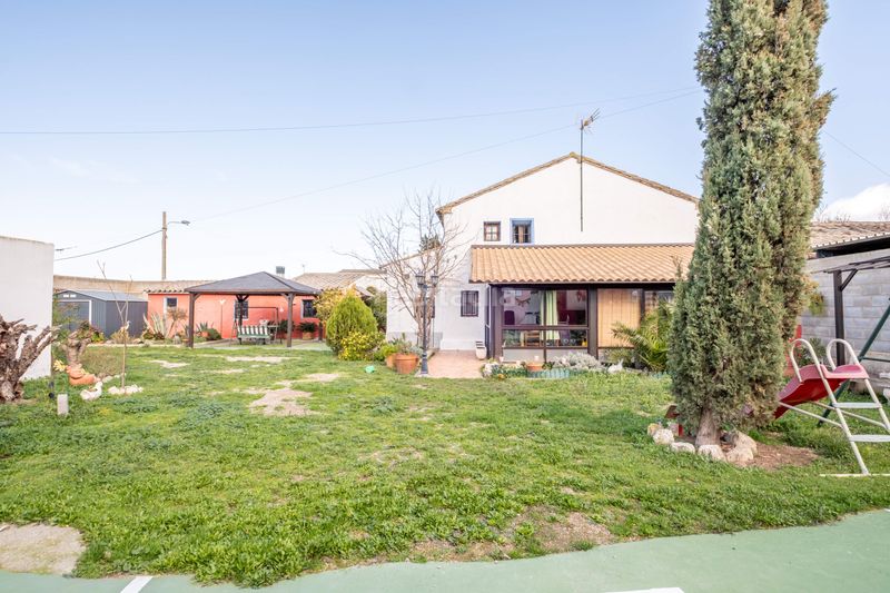 Foto b976f802-df3b-4e39-87d6-d314bbfad5b3. Masia amb aparcament a San Gregorio Zaragoza