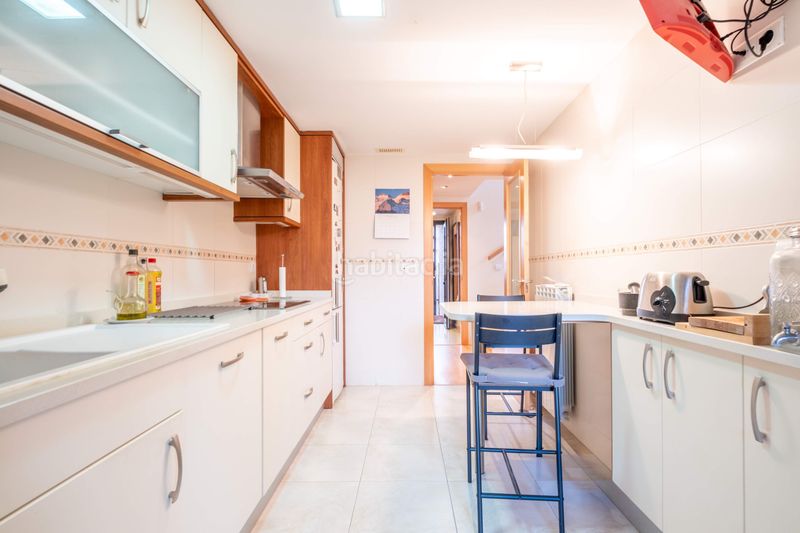 Foto b63ff9ee-e4d0-4c9b-b692-df52401e3157. Casa adossada amb calefacció aparcament a Cuarte de Huerva