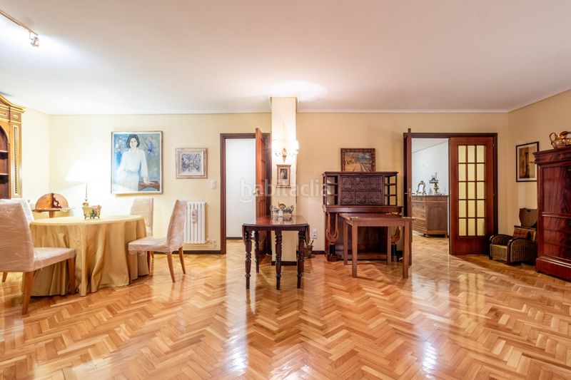 Foto c51c0d63-b03b-4f29-ae69-a554a47b95df. Pis a urbanizacion residencial paraíso 7 a Paseo Sagasta Zaragoza