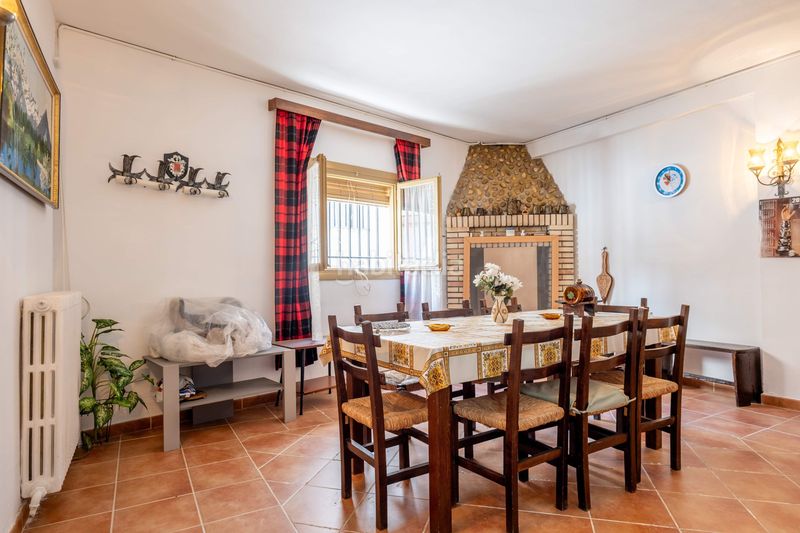 Foto fa323d92-0207-4cc0-bb3b-a7046c534813. Casa amb calefacció aparcament a Almonacid de la Sierra