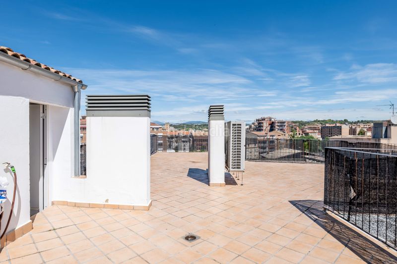 Foto bcaf5539-70cf-4c86-8d81-e90706079432. Edificio in Barbastro