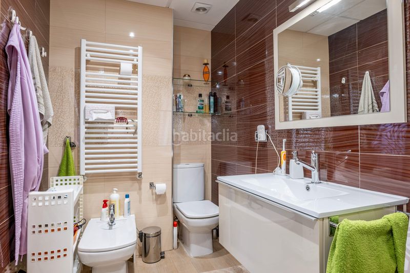 Foto d7ac6d5e-98d9-4e43-8d7d-83ee5adf29ed. Edificio in Barbastro