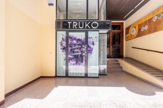 Business premise in Calle doctor cerrada 20. Local en venta en el centro de zaragoza deja de pagar alquiler y