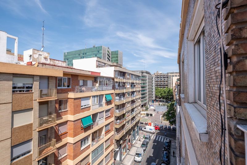 Foto b274c039-623f-41b0-a548-7c31bd9412f1. Flat in calle lacarra miguel in Paseo Constitución - Las Damas Zaragoza