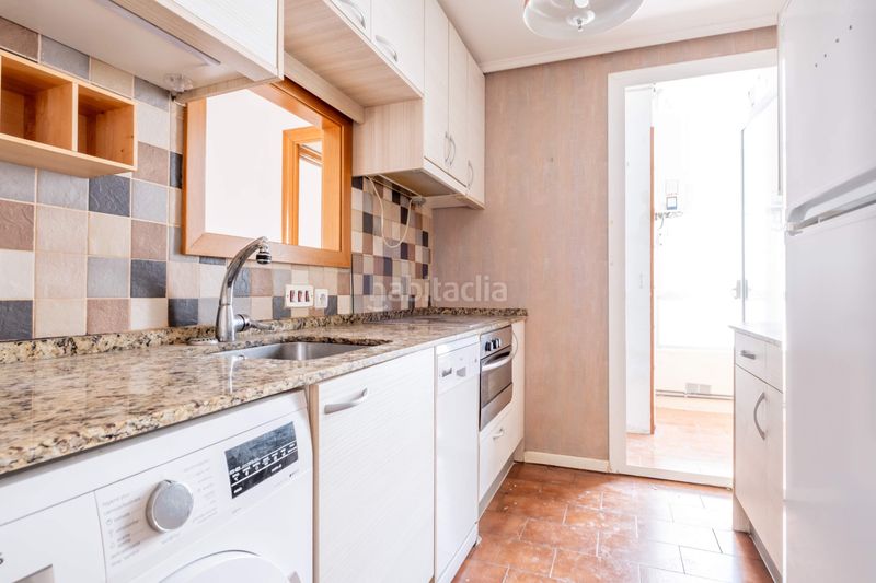 Foto c975a8e1-9a36-420b-9252-c33a15af2b03. Flat in calle lacarra miguel in Paseo Constitución - Las Damas Zaragoza