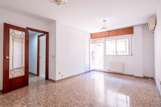 Piso  Calle diaz de mendoza, fernando 16. Piso totalmente exterior, con garaje y trastero en finca
