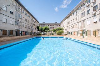 Flat in Calle astun 3. Piso en venta en utebo con piscina y garaje
