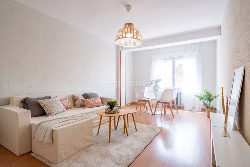 Piso  en  Calle de santa teresa de jesús 19. Piso en venta junto a plaza san francisco con garaje en finca