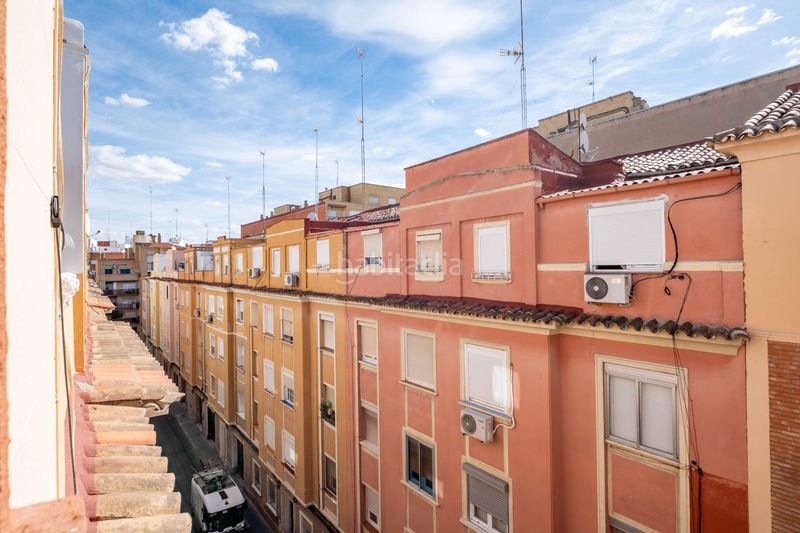 Foto 4c8ae274-c595-48c0-ad8c-f76d0b0b0e02. Edificio in La Granja Zaragoza