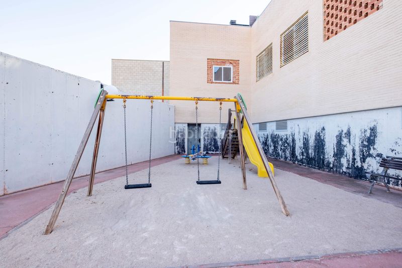 Foto a7df06d7-1b3b-45cf-9f65-40bed9837338. Etagenwohnung in calle de ramón y cajal 70 in Cadrete