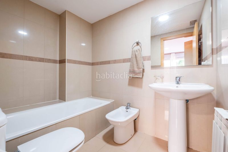 Foto cf17087b-3f0b-4805-9219-fbae52db8d01. Etagenwohnung in calle de ramón y cajal 70 in Cadrete