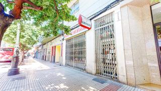 Local commercial à Calle aranda ( conde de ) 70. Local 400 m en dos plantas.zona conde de arandaportillo