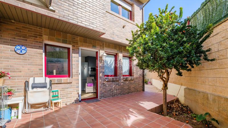 Foto 32ad3360-56ea-4104-bb2e-aa4e8a6b4970. Casa a schiera in calle océano atlántico 19 in Valdefierro Zaragoza