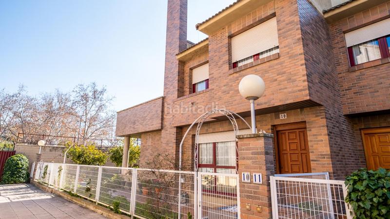 Foto c2971697-9986-42e9-8c6d-3a7b2db2e519. Casa a schiera in calle océano atlántico 19 in Valdefierro Zaragoza