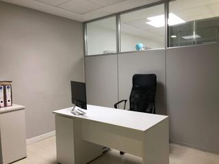 Rent Office space in Calle coso 55. Se alquila despacho en plaza españa