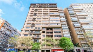 Piso  Camino de las torres. Vivienda reformada con terraza y garaje en pleno centro de zarag