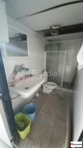 Foto fa0fdf55-40a7-4cd7-b012-72af8e0c5bf3. Local comercial local grande en el centrosan eloy en Barakaldo
