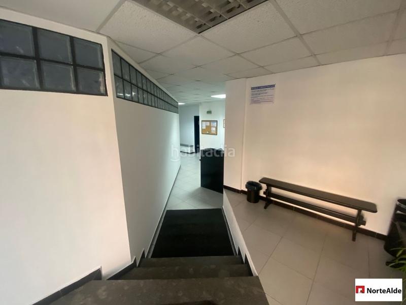 Foto aa4068a8-474d-4818-9e7c-edf2d112eea9. Local comercial a Centro Urbano-Hirigunea Leioa